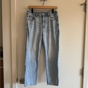 American Eagle High Waisted Straight Leg Mom Jeans, Size 6 Short